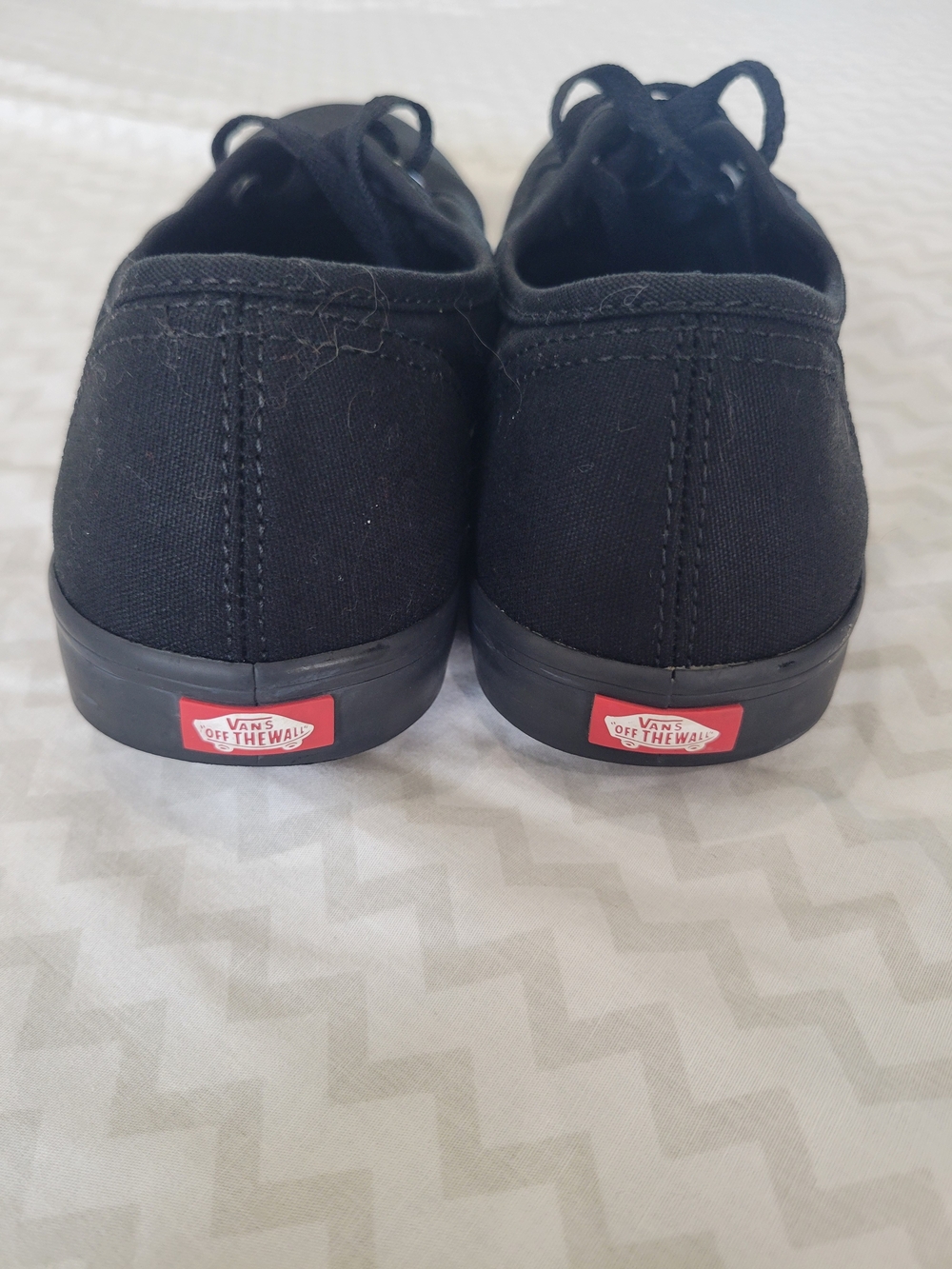 Womens 9.0, Mens 7.5 Vans Authentic Classic Canvas Sneakers in Black - Picture 4 of 10